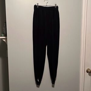 Tapemeasure New York Women's Black Micromattique Tapered Pants NWT